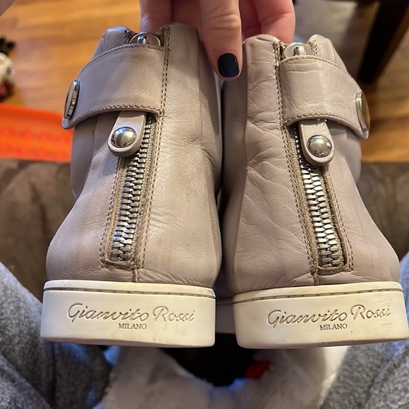 Neiman Marcus Gianvito Rossi Luxury Brand Shoe in great condition! - Picture 4 of 9